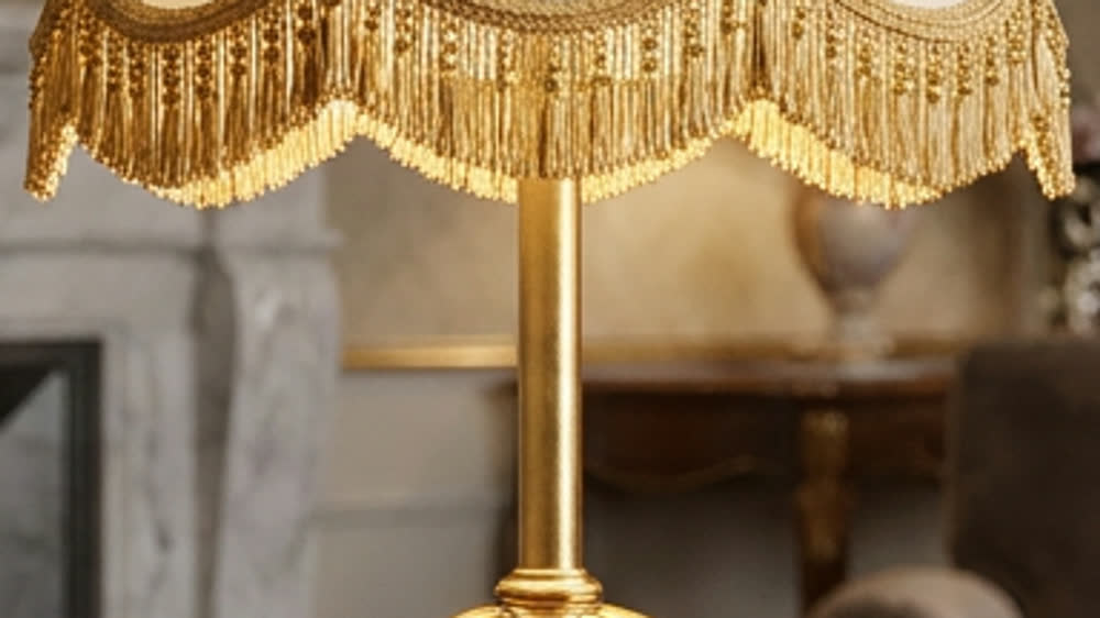 Render fotorealistico ambientato di «Campana con Nappine — Foglia Oro su Noce», in Passamaneria — illuminazione su misura Made in Italy